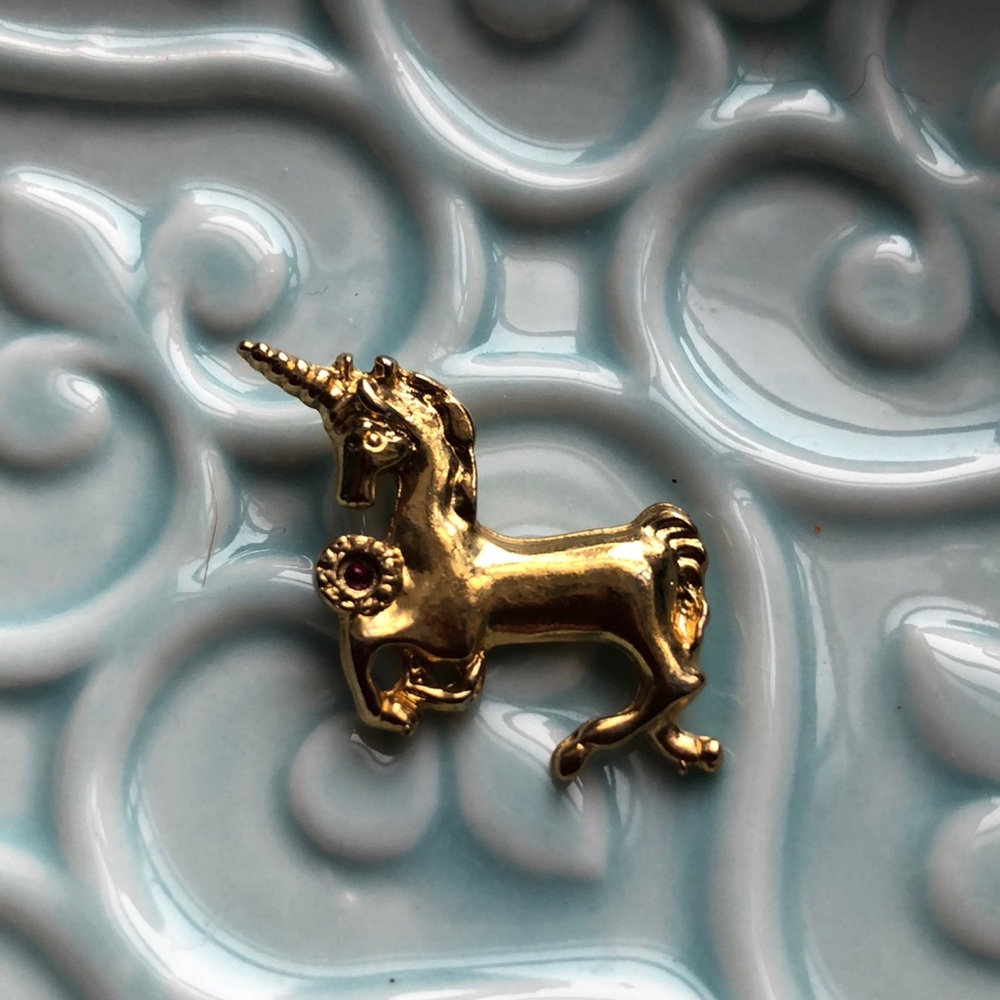 BOBO Faux Gold Unicorn Pendant for Necklace